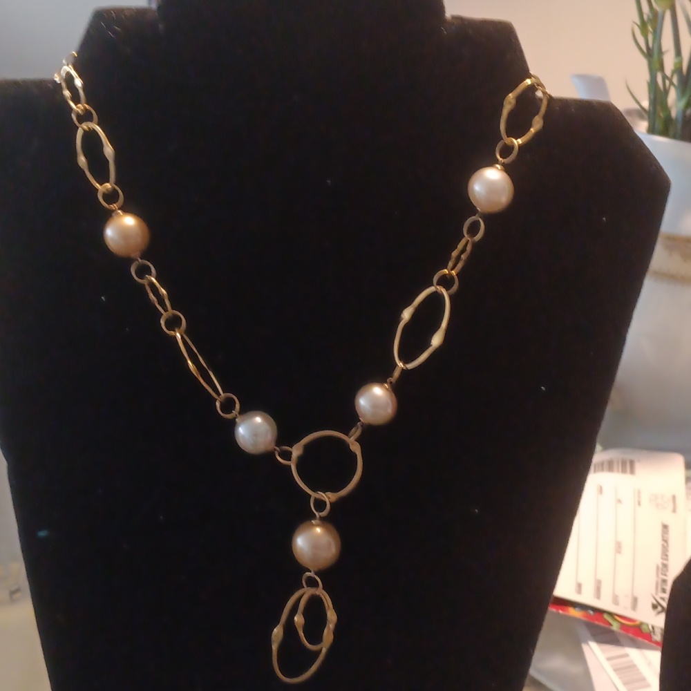 Nevklace Gold Tone
